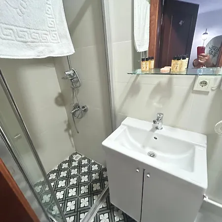 Sophia And Hotel Stambuł